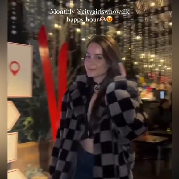 House of Harlow 1960 Black and Tan Furry Coat - S - Picture 5 of 10